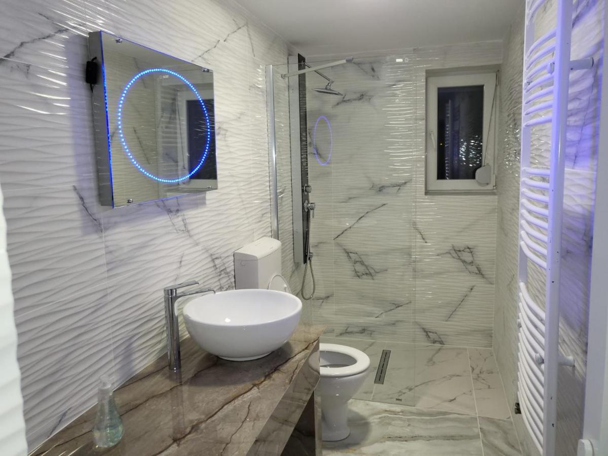 Vila Ana Cu Terasa Gratar Si Jacuzzi Βίλα Σάτου Μάρε Εξωτερικό φωτογραφία